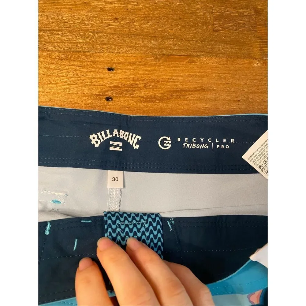 Billabong size 30 NWT Tribong Pro Boardshorts mid length blue swimwear shorts